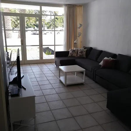 La Plaza De *